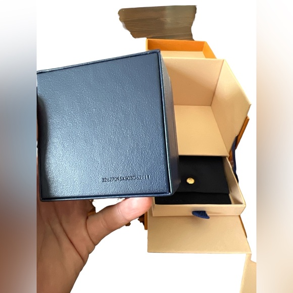 Luis Vuitton authentic jewelry case set of 2 - Picture 4 of 6